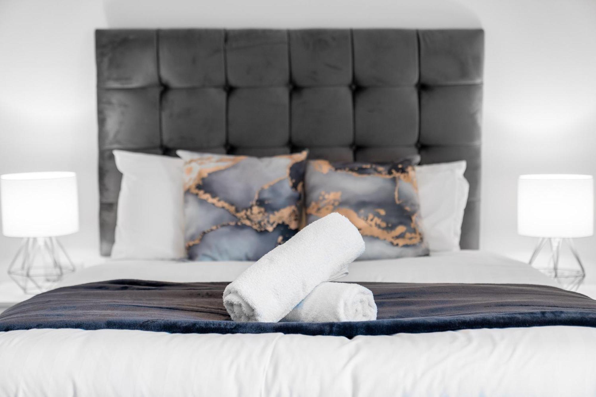 Stylish 2 Bedroom Apartment - Balcony - Secure Parking - Top Rated - 5Mc Бірмінгем Екстер'єр фото