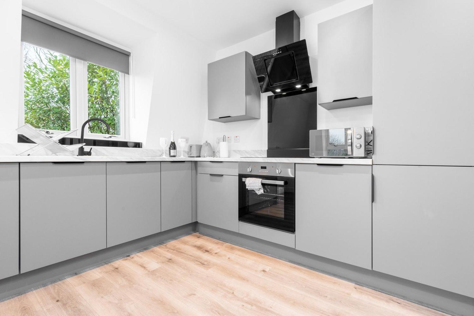 Stylish 2 Bedroom Apartment - Balcony - Secure Parking - Top Rated - 5Mc Бірмінгем Екстер'єр фото