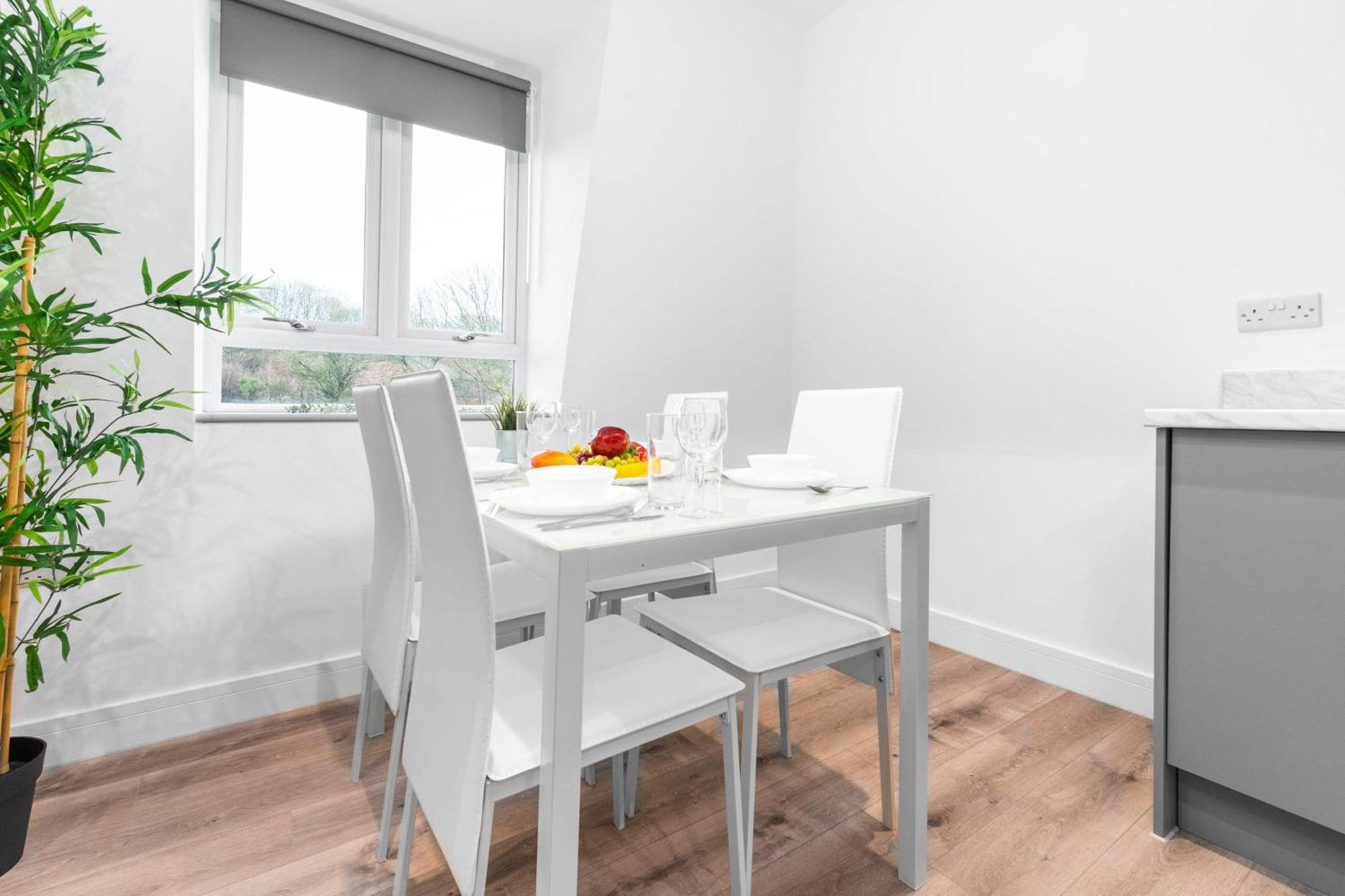 Stylish 2 Bedroom Apartment - Balcony - Secure Parking - Top Rated - 5Mc Бірмінгем Екстер'єр фото